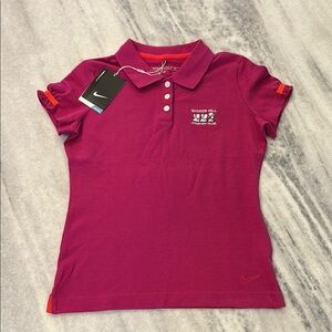NWT Nike Golf DriFit Quaker Hill Country Club Girls Polo sz Medium Fuchsia